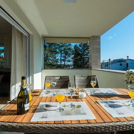Apartman Martan By Interhome
