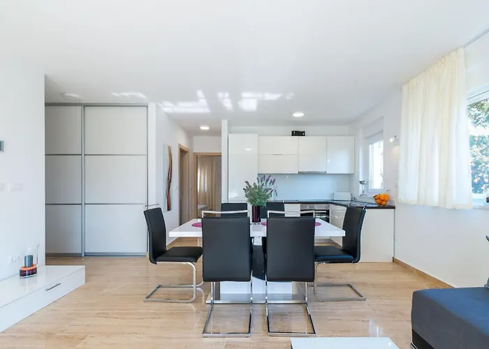 Martan By Interhome Vir